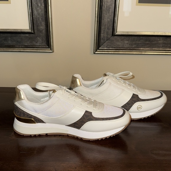 Michael Kors Retro Trainer - Picture 7 of 8